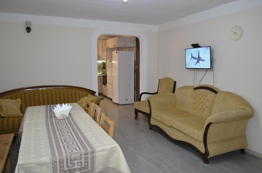 Guest House Gogia Zhabeshi Esterno foto